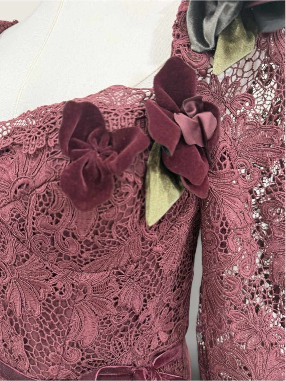 Muse by Marchesa Cypress Corded Lace Floral Applique Sweetheart Dress NWT Garnet - Picture 4 of 15